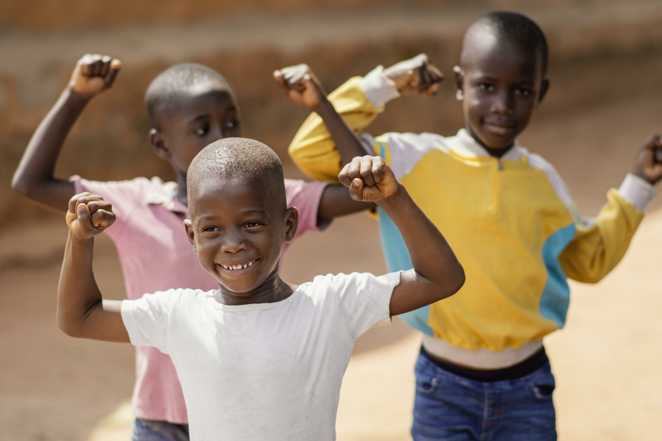 medium-shot-smiley-african-boys